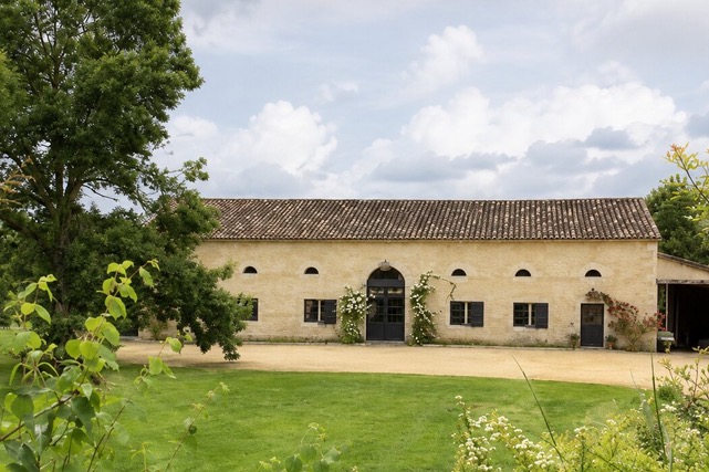 Maison drôle d'oiseau restaurant à Plieux partenaire de la ronde des crèches
