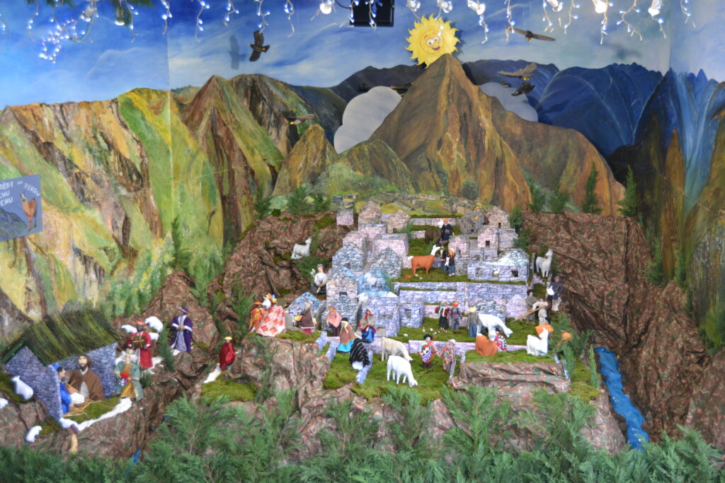 Machu Picchu - Ronde des crèche village de Gimbrède